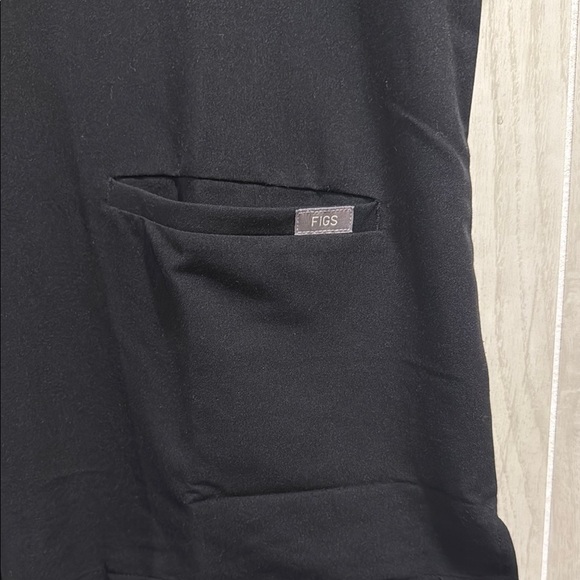 FIGS Technical Collection Scrub Top Black Size XL - Picture 2 of 6